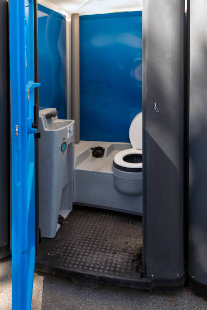 Best Porta potty rental near me  in Visalia, CA
